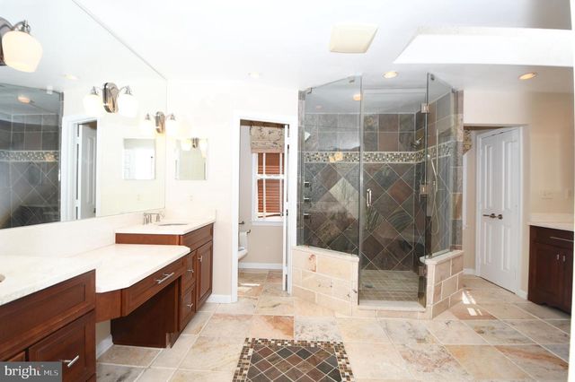 26 HOLLY LEAF CT, Bethesda, MD 20817