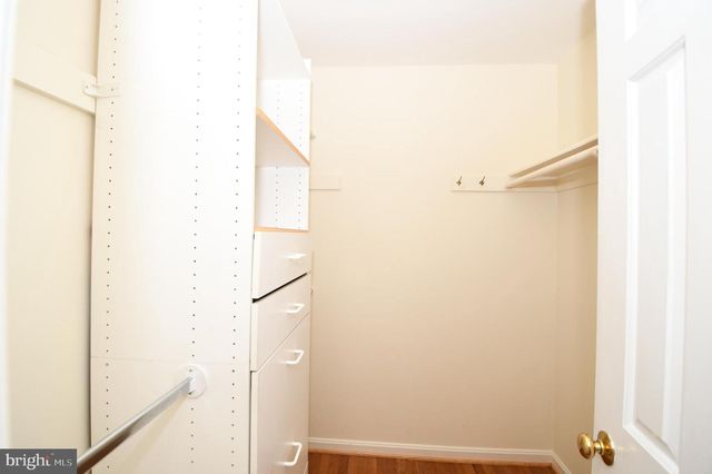 26 HOLLY LEAF CT, Bethesda, MD 20817