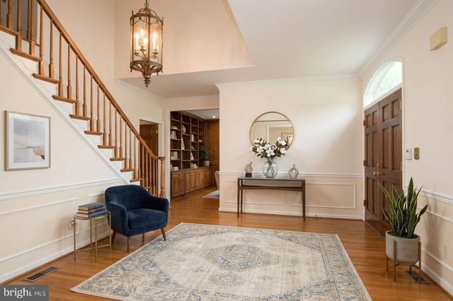 26 HOLLY LEAF CT, Bethesda, MD 20817