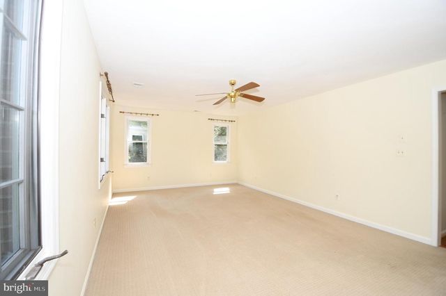 26 HOLLY LEAF CT, Bethesda, MD 20817