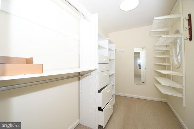 26 HOLLY LEAF CT, Bethesda, MD 20817