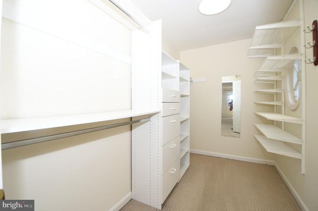 26 HOLLY LEAF CT, Bethesda, MD 20817
