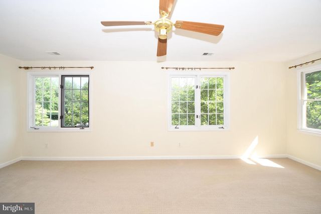 26 HOLLY LEAF CT, Bethesda, MD 20817