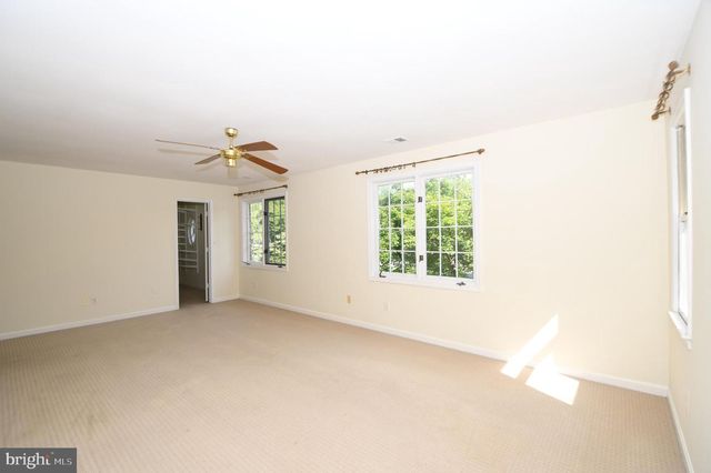 26 HOLLY LEAF CT, Bethesda, MD 20817