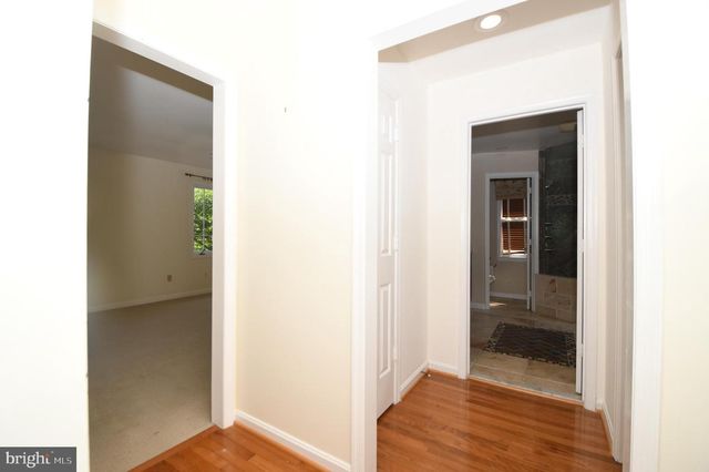 26 HOLLY LEAF CT, Bethesda, MD 20817