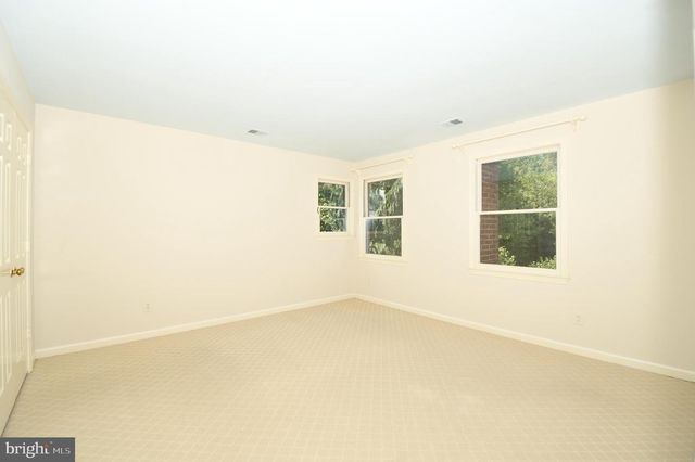 26 HOLLY LEAF CT, Bethesda, MD 20817