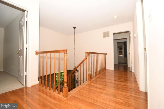 26 HOLLY LEAF CT, Bethesda, MD 20817