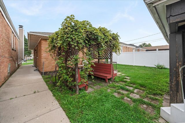 1517 N 21st Avenue, Melrose Park, IL 60160