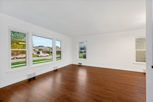 1517 N 21st Avenue, Melrose Park, IL 60160