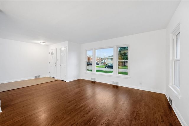 1517 N 21st Avenue, Melrose Park, IL 60160
