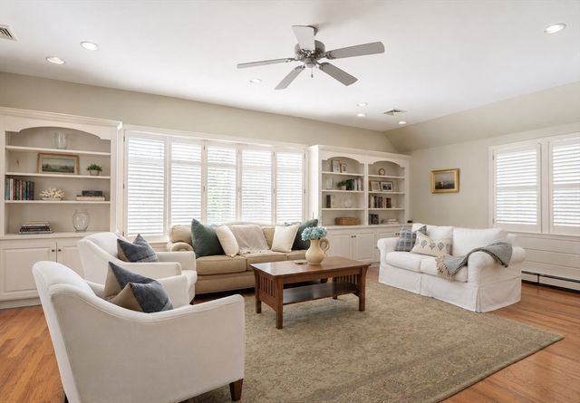 31 Myers Farm, Hingham, MA 02043