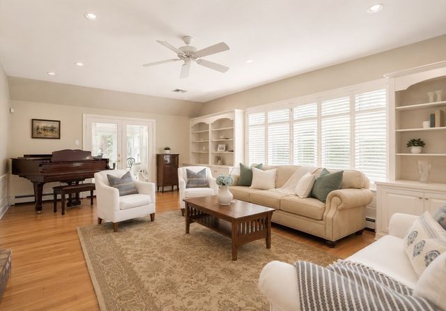 31 Myers Farm, Hingham, MA 02043