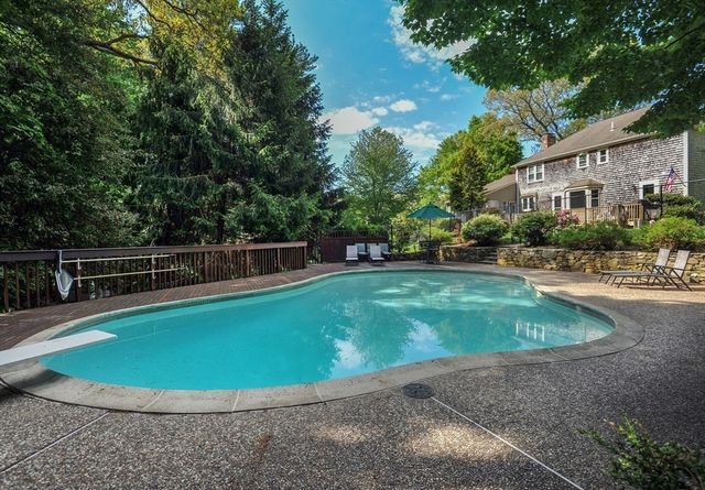 31 Myers Farm, Hingham, MA 02043