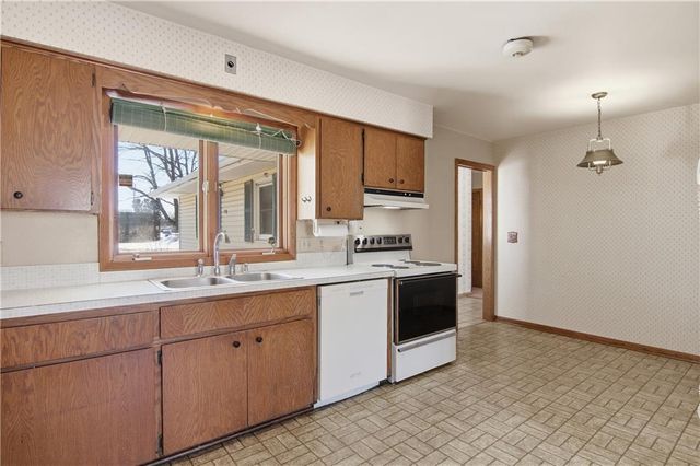 922 E Fillmore Avenue, Eau Claire, WI 54701