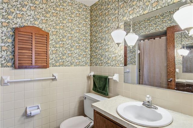 922 E Fillmore Avenue, Eau Claire, WI 54701