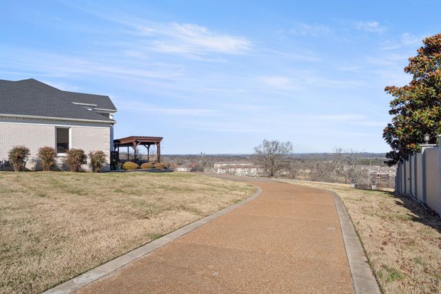 201 Vineyard Way, Lebanon, TN 37087