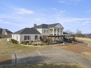 201 Vineyard Way, Lebanon, TN 37087
