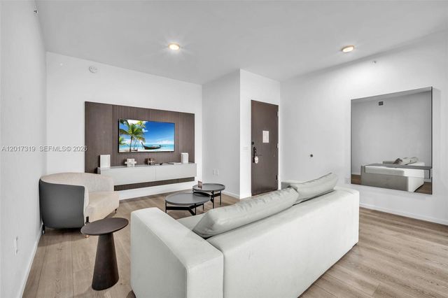 398 NE 5th St 4701, Miami, FL 33132