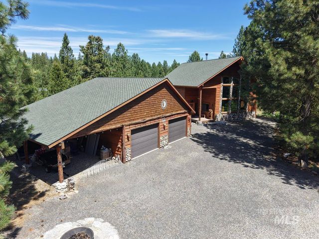 515 Cabarton Road, Cascade, ID 83611