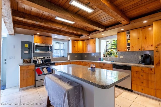 3077 Holiday Beach Drive, Avon Park, FL 33825