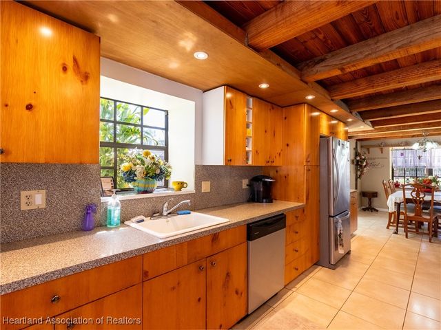 3077 Holiday Beach Drive, Avon Park, FL 33825