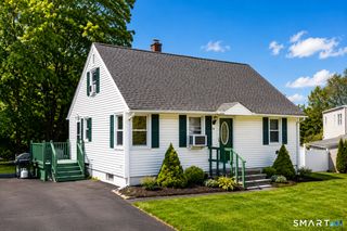 18 Crestwood Avenue, Waterbury, CT 06704