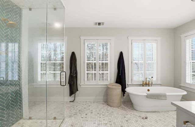 303 W Rosewood, San Antonio, TX 78212