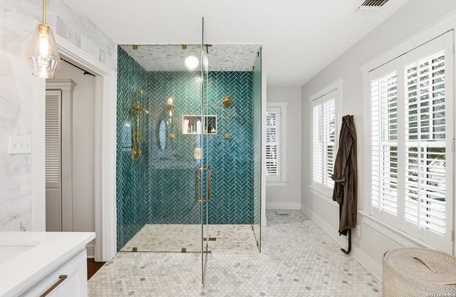 303 W Rosewood, San Antonio, TX 78212