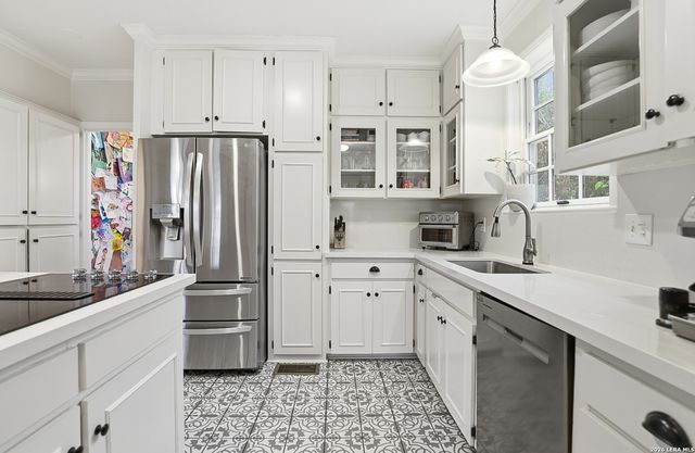 303 W Rosewood, San Antonio, TX 78212