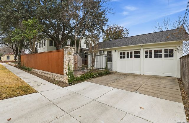 303 W Rosewood, San Antonio, TX 78212