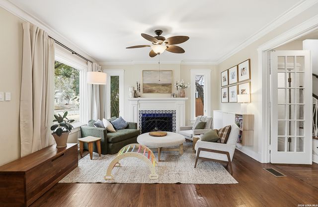 303 W Rosewood, San Antonio, TX 78212