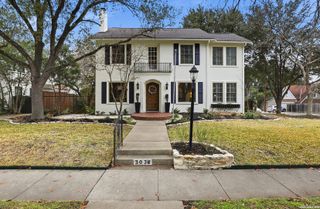 303 W Rosewood, San Antonio, TX 78212