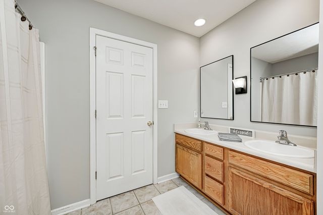 7440 Oakview Drive, Avon, IN 46123