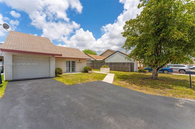6908 SW 104th Ct, Miami, FL 33173