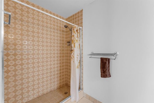 6908 SW 104th Ct, Miami, FL 33173