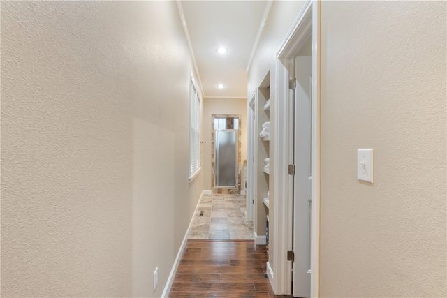 8049 Hillside Avenue, Holiday Island, AR 72631