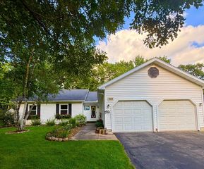904 HONEY BEAR LANE, Waupaca, WI 54981
