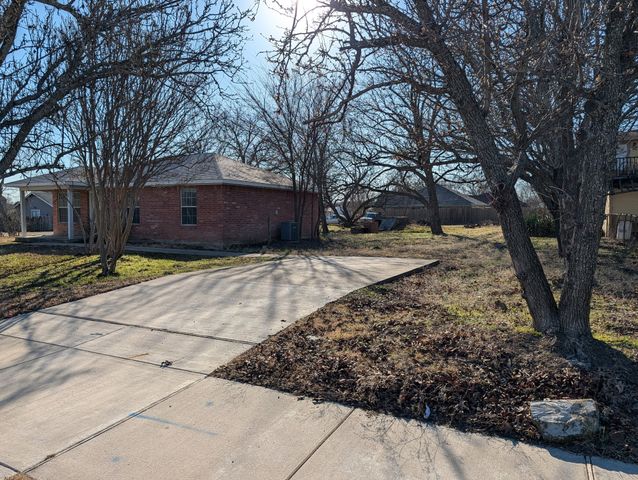 700 N 2nd Street, Princeton, TX 75407