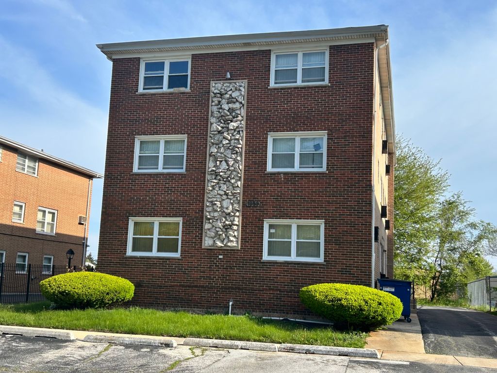1850 State Street 2N, Calumet City, IL 60409
