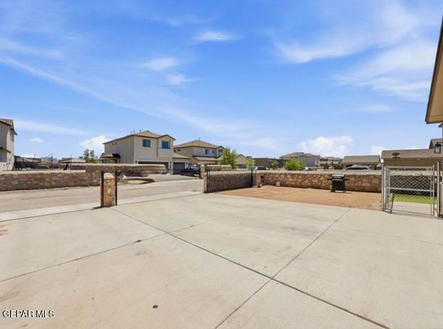 2808 Mike Price Drive, El Paso, TX 79938