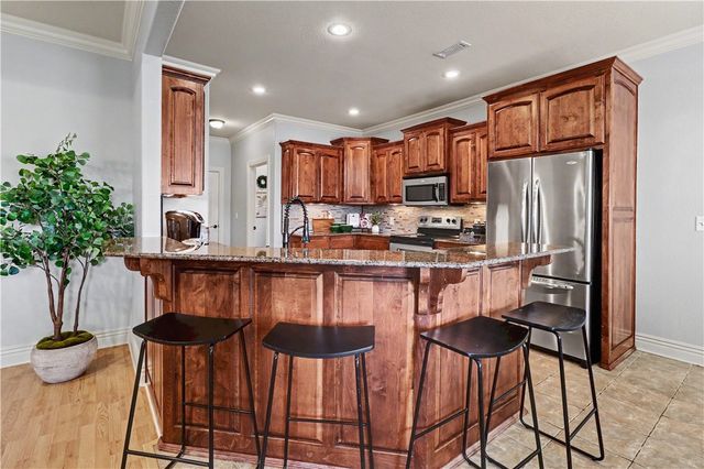 6305 S 36th Street, Rogers, AR 72758