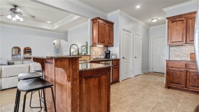 6305 S 36th Street, Rogers, AR 72758