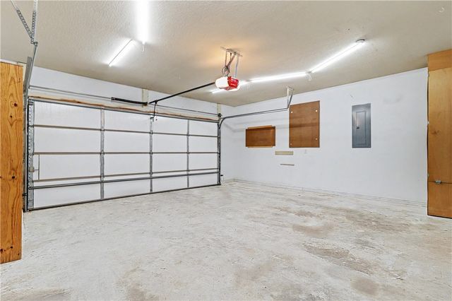 6305 S 36th Street, Rogers, AR 72758