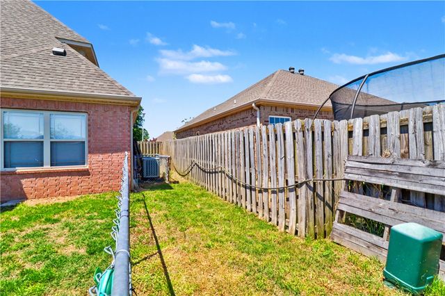 6305 S 36th Street, Rogers, AR 72758