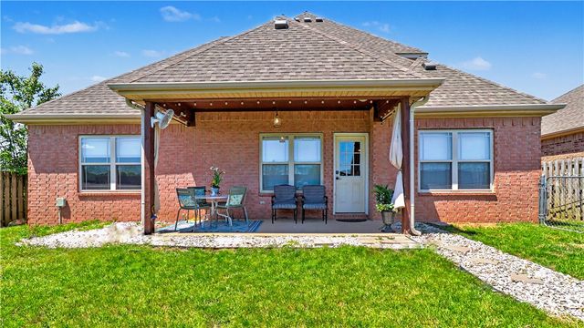 6305 S 36th Street, Rogers, AR 72758