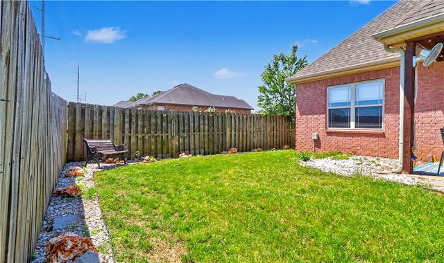 6305 S 36th Street, Rogers, AR 72758