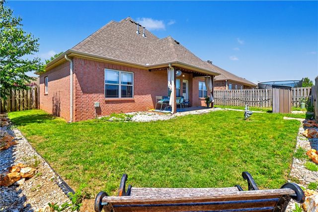 6305 S 36th Street, Rogers, AR 72758