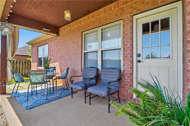 6305 S 36th Street, Rogers, AR 72758