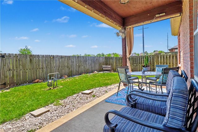 6305 S 36th Street, Rogers, AR 72758