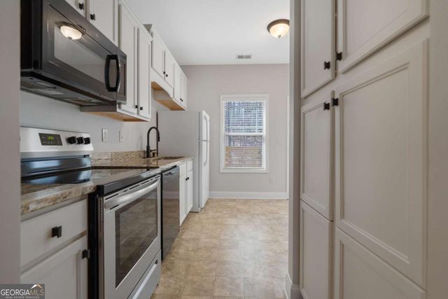 157 Oakwood Drive NW, Milledgeville, GA 31061
